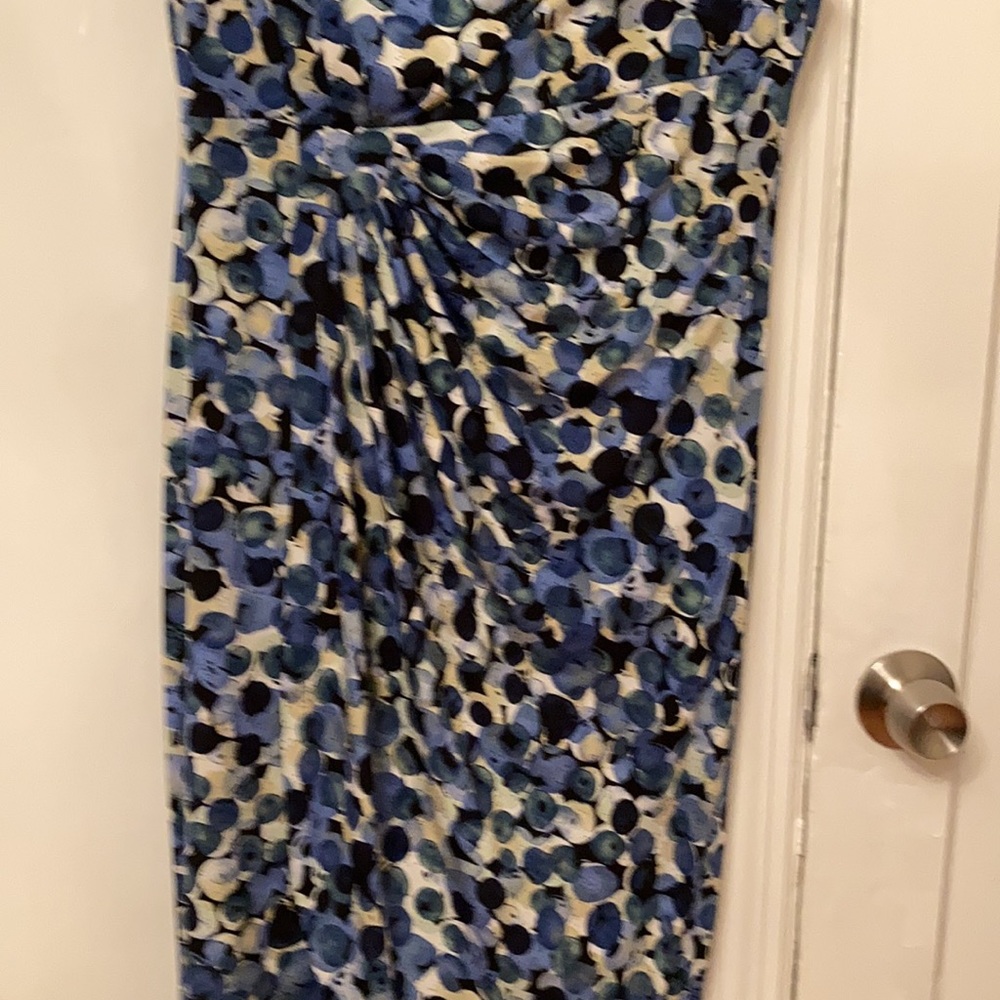 Dress - Picture 6 of 6